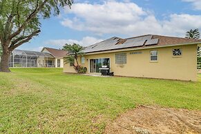 Game Room, Pool & Spa: Disney Area Getaway!