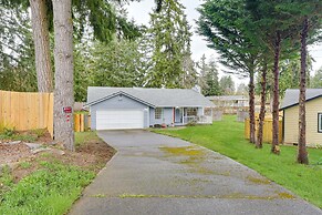 Olympia Home w/ Deck ~ 7 Mi to Amtrak Train!