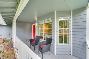 Olympia Home w/ Deck ~ 7 Mi to Amtrak Train!