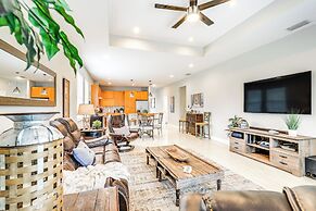 Tampa Home w/ Fire Pit, Yard, Cornhole + More!