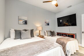 Tampa Home w/ Fire Pit, Yard, Cornhole + More!