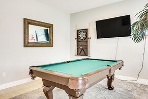 Tampa Home w/ Fire Pit, Yard, Cornhole + More!