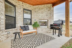 Northlake Vacation Rental w/ Pool & Hot Tub Access