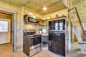 Cozy Mississippi Cabin w/ Covered Porch & Grill!