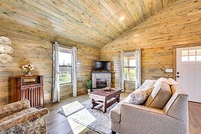 Cozy Mississippi Cabin w/ Covered Porch & Grill!