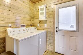 Cozy Mississippi Cabin w/ Covered Porch & Grill!