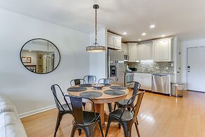 Hilton Head Condo w/ Deck - Walk to Beach & Pool!