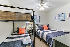 Hilton Head Condo w/ Deck - Walk to Beach & Pool!