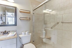 Hilton Head Condo w/ Deck - Walk to Beach & Pool!