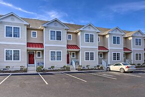 2 Mi to Ocean: Rehoboth Beach Townhome w/ Grill!