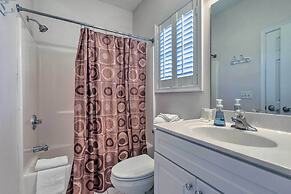 2 Mi to Ocean: Rehoboth Beach Townhome w/ Grill!