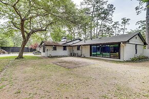 Spacious Houston Home w/ Pool - Near The Galleria!