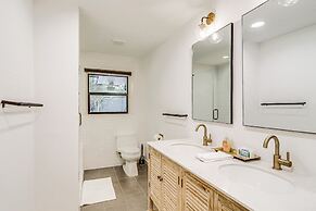 Spacious Houston Home w/ Pool - Near The Galleria!