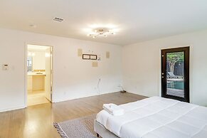 Spacious Houston Home w/ Pool - Near The Galleria!