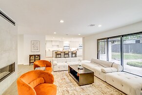 Spacious Houston Home w/ Pool - Near The Galleria!