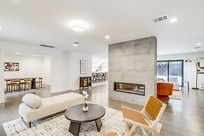 Spacious Houston Home w/ Pool - Near The Galleria!