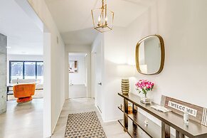 Spacious Houston Home w/ Pool - Near The Galleria!