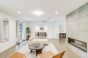 Spacious Houston Home w/ Pool - Near The Galleria!