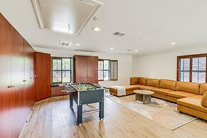 Spacious Houston Home w/ Pool - Near The Galleria!