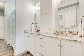 < 1/2 Mi to Beach: Waterfront Dauphin Island Home