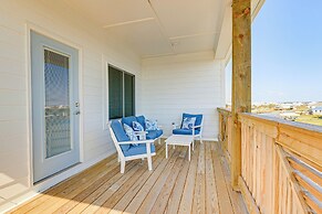 < 1/2 Mi to Beach: Waterfront Dauphin Island Home