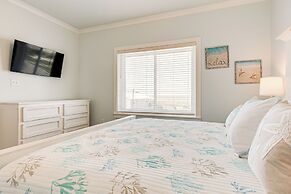 < 1/2 Mi to Beach: Waterfront Dauphin Island Home