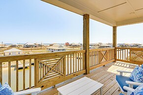 < 1/2 Mi to Beach: Waterfront Dauphin Island Home