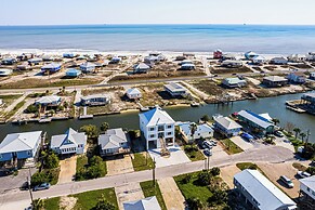 < 1/2 Mi to Beach: Waterfront Dauphin Island Home