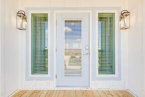 < 1/2 Mi to Beach: Waterfront Dauphin Island Home
