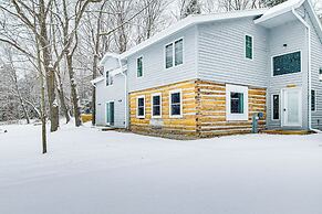 Home w/ Fireplace < 1 Mi to Peninsula State Park!