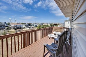 Pet-friendly Outer Banks Home - 1 Block to Beach!