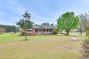 Quiet & Cozy Rembert Home ~ 9 Mi to Air Force Base