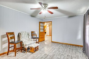 Quiet & Cozy Rembert Home ~ 9 Mi to Air Force Base