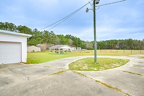 Quiet & Cozy Rembert Home ~ 9 Mi to Air Force Base