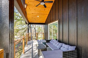 Fire Pit + Grill: Lakeside Gun Barrel City Home!