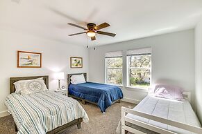 Fire Pit + Grill: Lakeside Gun Barrel City Home!