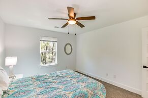 Fire Pit + Grill: Lakeside Gun Barrel City Home!