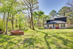 Fire Pit + Grill: Lakeside Gun Barrel City Home!