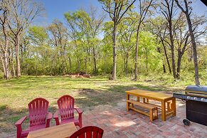 Fire Pit + Grill: Lakeside Gun Barrel City Home!
