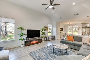 Fire Pit + Grill: Lakeside Gun Barrel City Home!