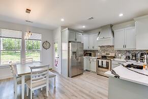 Fire Pit + Grill: Lakeside Gun Barrel City Home!