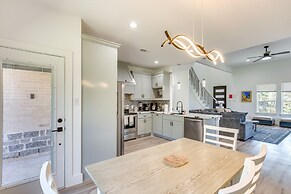 Fire Pit + Grill: Lakeside Gun Barrel City Home!