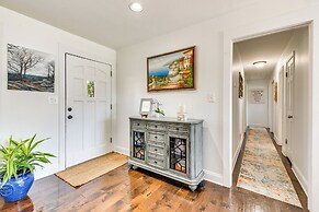 Chic Marietta Getaway w/ Fire Pit & Grill!