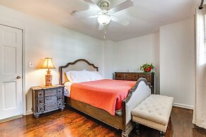 Chic Marietta Getaway w/ Fire Pit & Grill!
