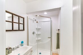 Lovely Home w/ Yard Near Dtwn Waco!