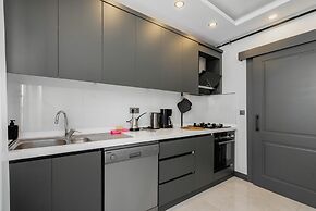 Central Flat w Balcony 5 min to Lara Beach