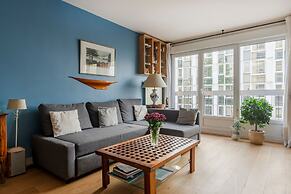 Eiffel Tower Elegant Residence