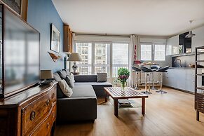 Eiffel Tower Elegant Residence