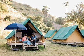 White s Landing Catalina Camp