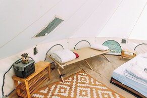 White s Landing Catalina Camp